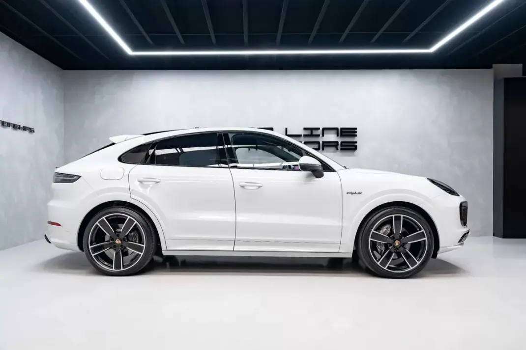 Porsche Cayenne Coupé 2022 - 84950 EUR, 71000 km - 71000km - foto 7 de 60