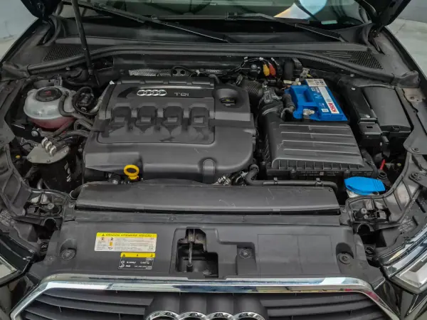 Audi A3 Sportback 2019 - 19800 EUR, 122935 km - AUTO.MOTO.pt - 122935km - foto 10 de 11