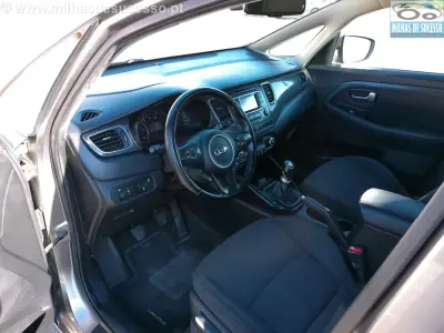 Kia Carens 2018 — foto 4 de 24