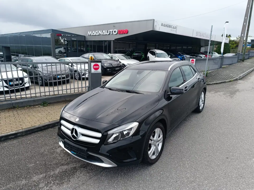 Mercedes-Benz GLA 180 2015 - 22500 EUR, 120000 km - AUTO.MOTO.pt - 120000km - foto 2 de 28