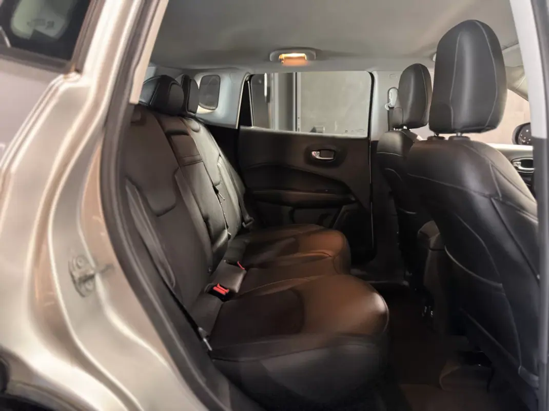 Jeep Compass 2021 - 18990 EUR, 40400 km - AUTO.MOTO.pt - 40400km - foto 25 de 27