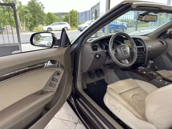 Audi A5 Cabrio 2011 - 14950 EUR, 274529 km - AUTO.MOTO.pt - 274529km - foto 23 de 37