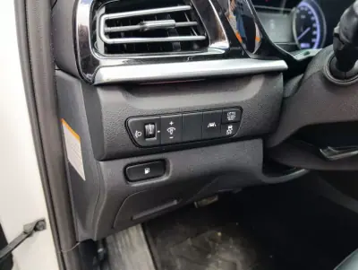 Kia Niro 2022 - 19250 EUR, 130477 km - 130477km - foto 5 de 23