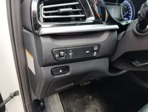Kia Niro 2022 - 19250 EUR, 130477 km - 130477km - foto 5 de 23