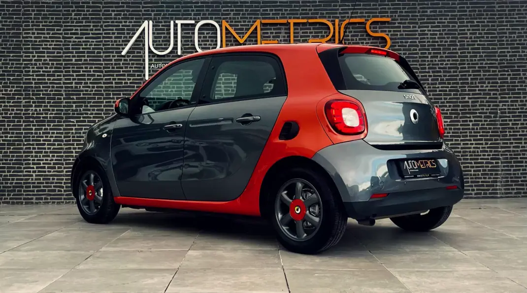 Smart ForFour 2015 - 9900 EUR, 104000 km - AUTO.MOTO.pt - 104000km - foto 15 de 16