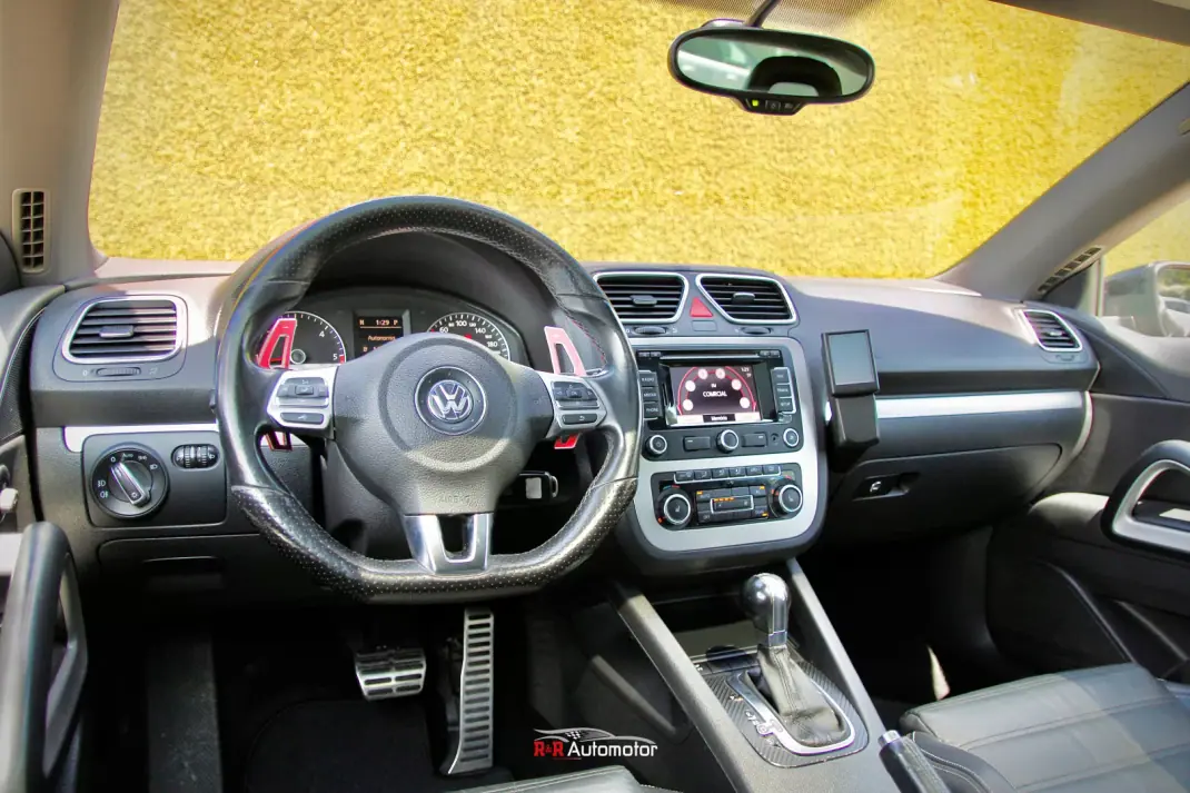 Volkswagen Scirocco 2010 - 12990 EUR, 255000 km - AUTO.MOTO.pt - 255000km - foto 30 de 36