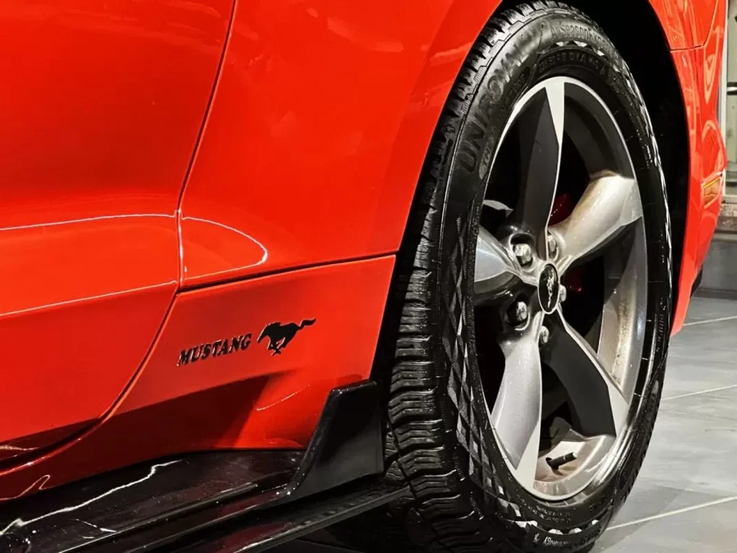 Ford Mustang 2015 - 49990 EUR, 122000 km - AUTO.MOTO.pt - 122000km - foto 49 de 54