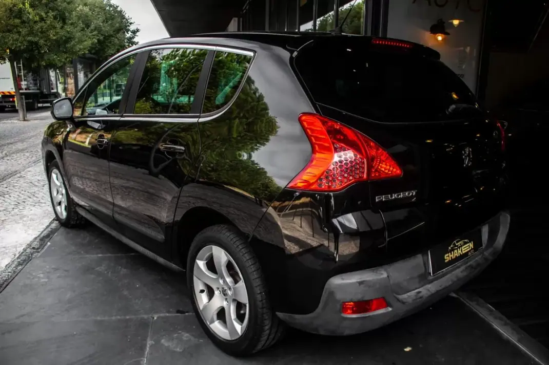 Peugeot 3008 2010 - 7490 EUR, 200623 km - AUTO.MOTO.pt - 200623km - foto 6 de 36