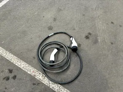 MG MG4 2023 - 18989 EUR, 24822 km - AUTO.MOTO.pt - 24822km - foto 16 de 17