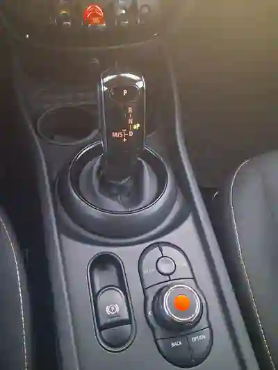 MINI Clubman 2021 - 16500 EUR, 120000 km - 120000km - foto 9 de 9