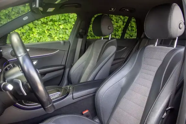 Mercedes-Benz E 220 2020 - 33500 EUR, 104000 km - AUTO.MOTO.pt - 104000km - foto 13 de 19