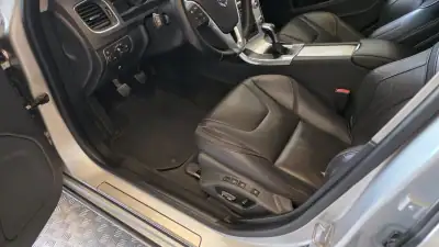 Volvo V60 2015 - 11900 EUR, 314478 km - AUTO.MOTO.pt - 314478km - foto 40 de 60