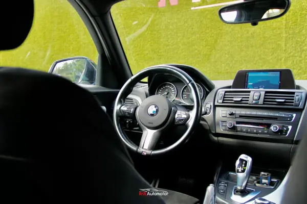 BMW 118 2014 - 16250 EUR, 165000 km - AUTO.MOTO.pt - 165000km - foto 13 de 42