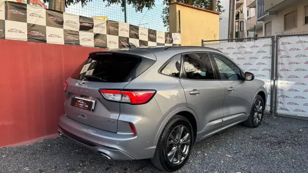 Ford Kuga 2022 - 23900 EUR, 98500 km - AUTO.MOTO.pt - 98500km - foto 6 de 12