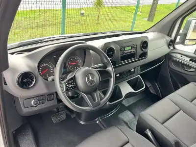 Mercedes-Benz Sprinter 515 CDI Contentor + Plataforma Elevatória 2022 - 46900 EUR, 72000 km - AUTO.MOTO.pt - 72000km - foto 19 de 30