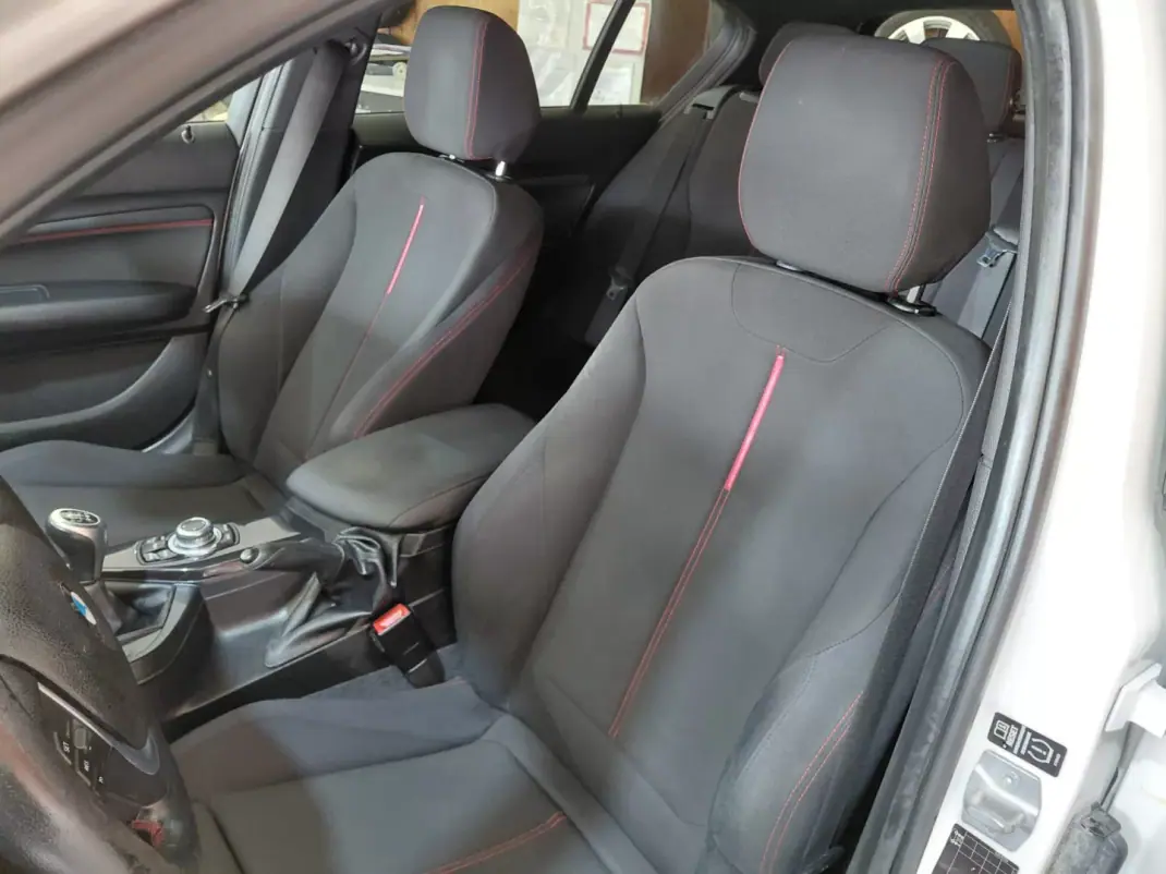 BMW 116 2013 - 11900 EUR, 218000 km - AUTO.MOTO.pt - 218000km - foto 15 de 18