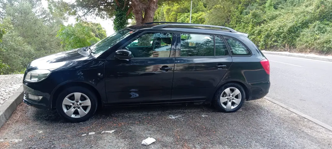 Skoda Fabia Break 2014 - 6000 EUR, 136000 km - AUTO.MOTO.pt - 136000km - foto 3 de 3