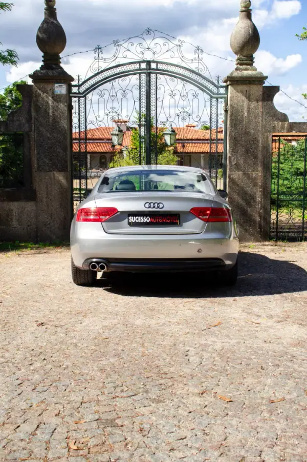 Audi A5 2.0 TDI S-line 2010 Diesel — 218 325 km · Braga Audi A5 2.0 TDI S-line 2010 Diesel