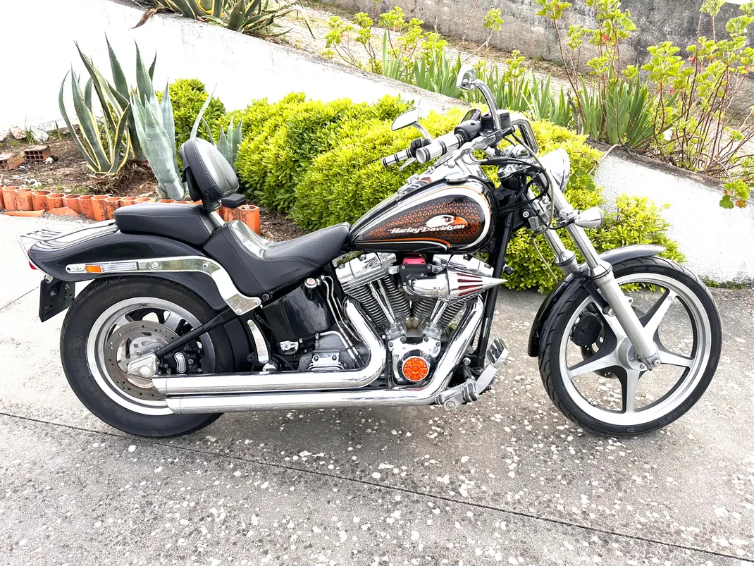 Harley-Davidson Softail® Breakout® 2003 - 11000 EUR, 45000 km - AUTO.MOTO.pt - 45000km - foto 3 de 6