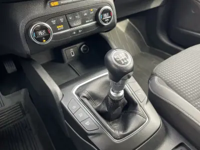 Ford Focus SW 2019 - 13990 EUR, 158295 km - AUTO.MOTO.pt - 158295km - foto 17 de 20
