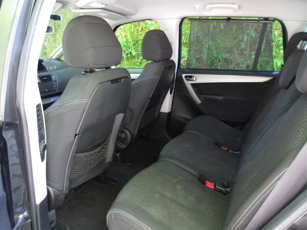 Citroën C4 Grand Picasso 2010 - 3490 EUR, 330000 km - AUTO.MOTO.pt - 330000km - foto 21 de 40