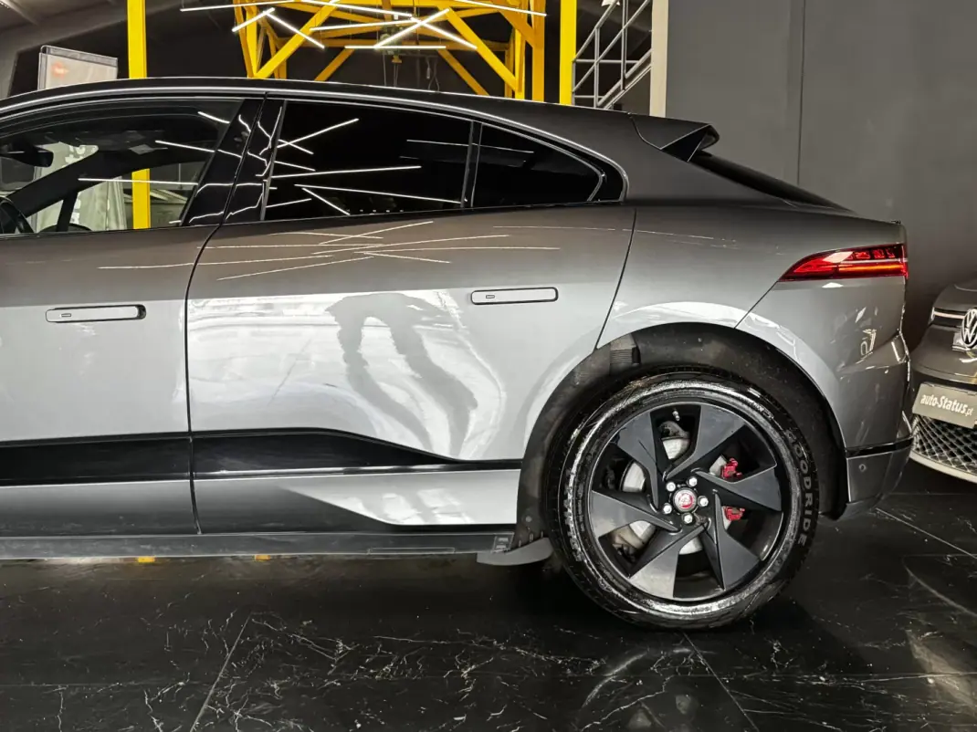 Jaguar I-Pace 2018 - 26990 EUR, 118500 km - AUTO.MOTO.pt - 118500km - foto 9 de 35