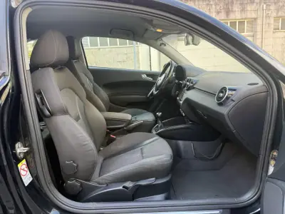 Audi A1 2011 - 8450 EUR, 203000 km - AUTO.MOTO.pt - 203000km - foto 13 de 14