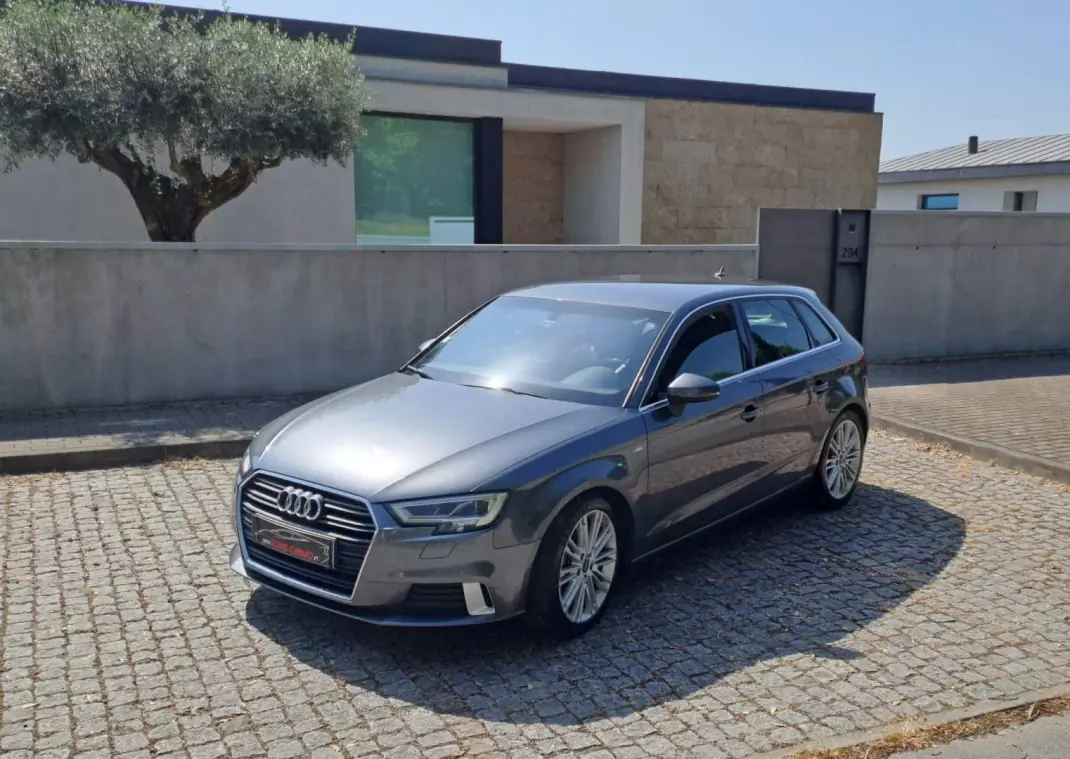 Audi A3 Sportback 2016 - 17990 EUR, 169000 km - AUTO.MOTO.pt - 169000km - foto 1 de 16