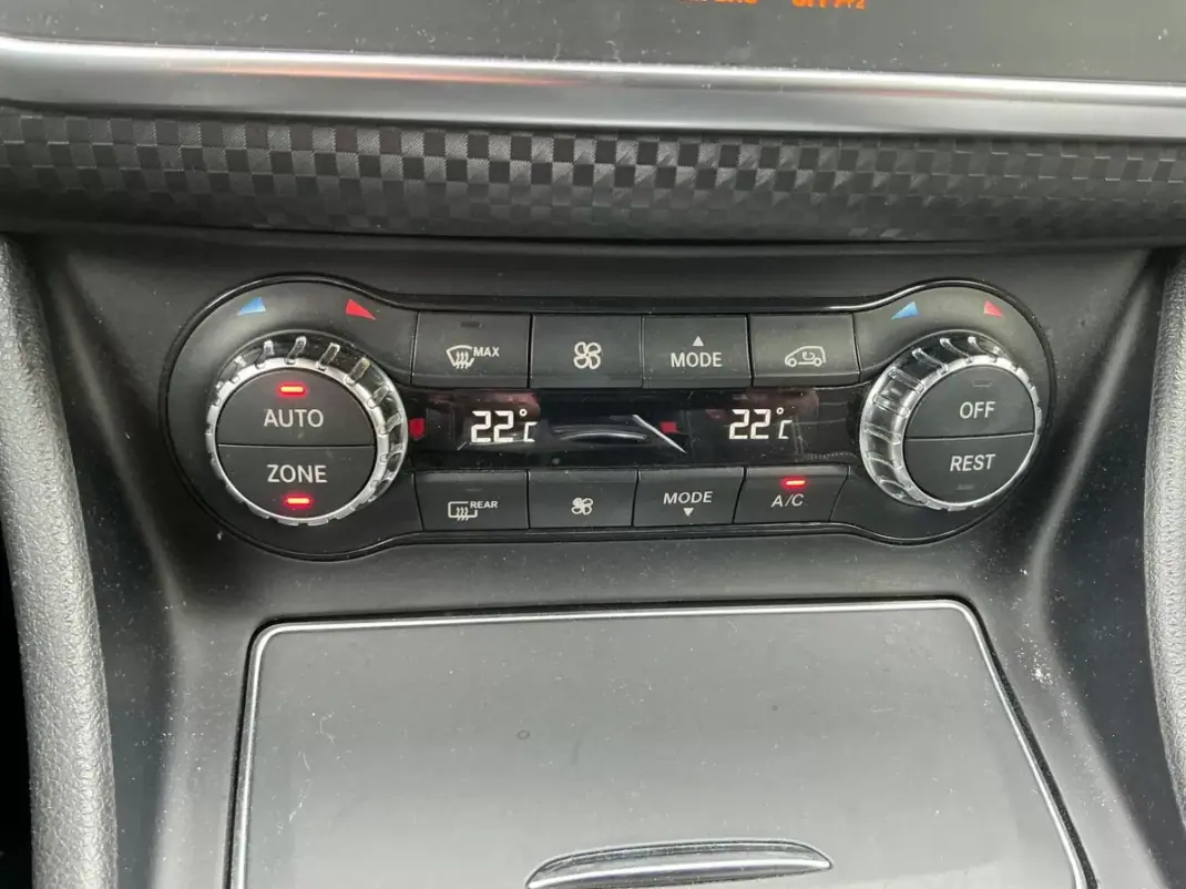 Mercedes-Benz A 180 2015 - 15250 EUR, 178700 km - 178700km - foto 11 de 11