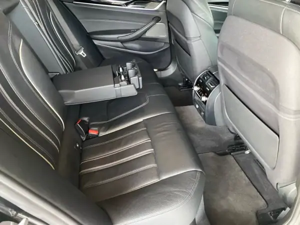 BMW M550d 2017 - 44900 EUR, 138217 km - AUTO.MOTO.pt - 138217km - foto 37 de 55