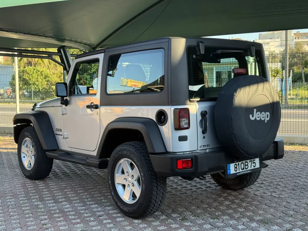 Jeep Avenger 2015 - 38600 EUR, 32000 km - AUTO.MOTO.pt - 32000km - foto 3 de 15