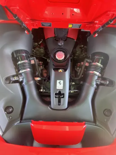 Ferrari F8 Tributo 2022 - 425600 EUR, 4336 km - AUTO.MOTO.pt - 4336km - foto 51 de 54