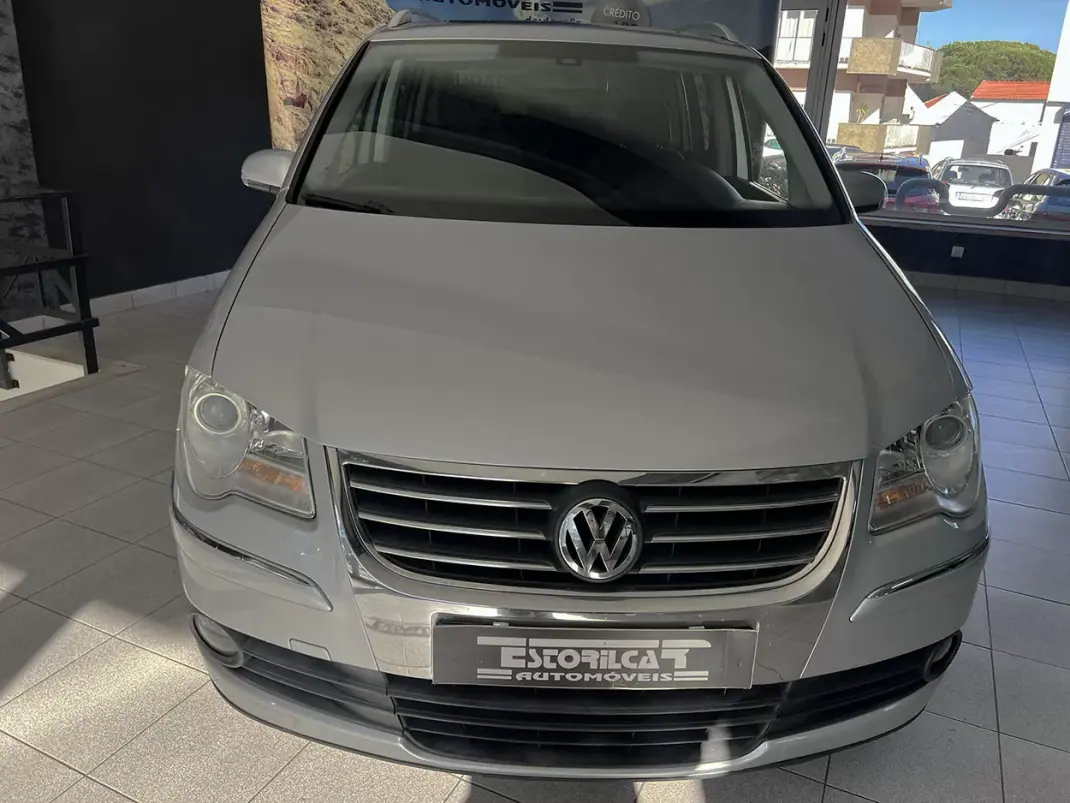 Volkswagen Touran 2008 - 8900 EUR, 243598 km - AUTO.MOTO.pt - 243598km - foto 5 de 23