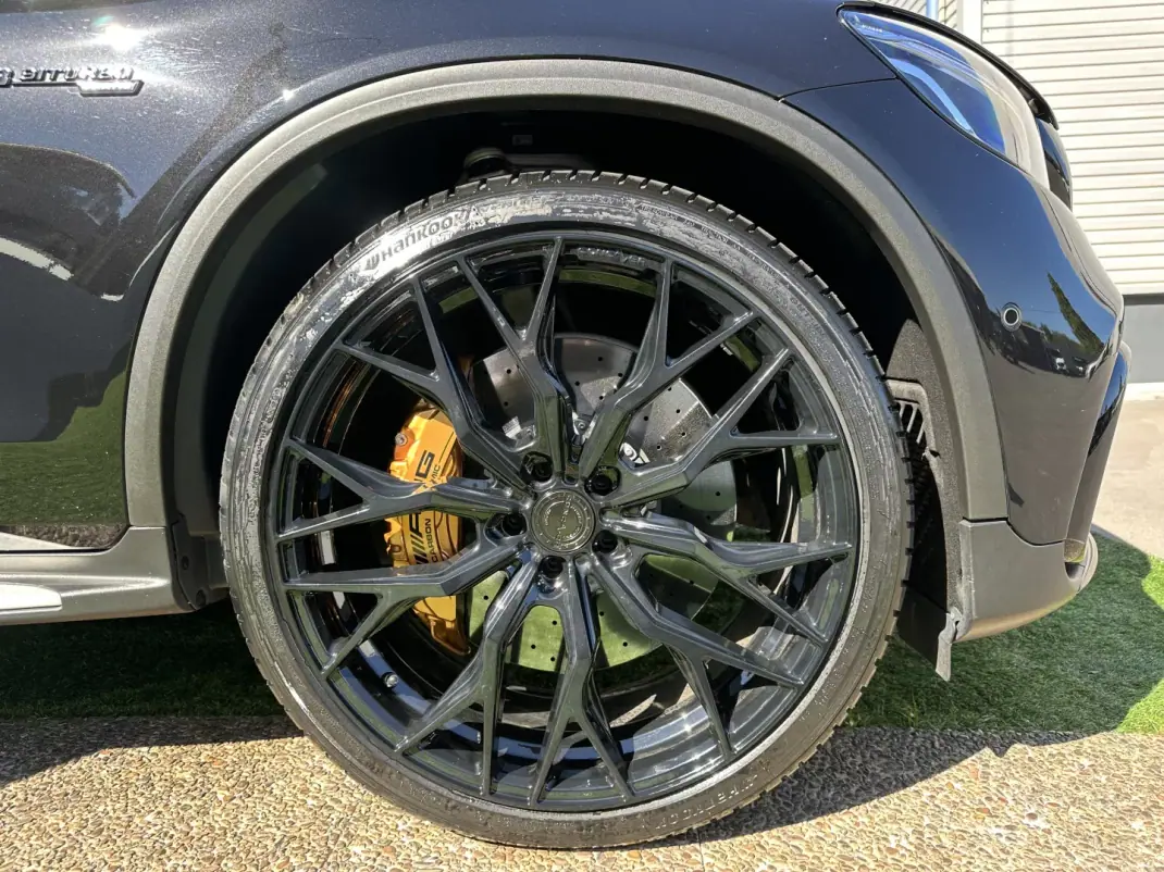 Mercedes-Benz GLC 63 AMG 2018 - 75000 EUR, 100000 km - 100000km - foto 26 de 93