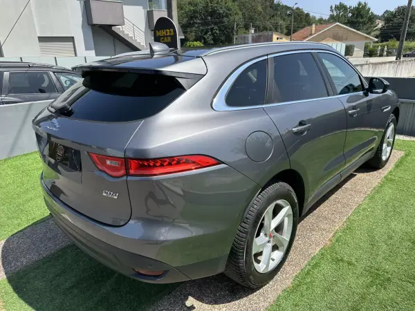 Jaguar F-Pace 2018 - 22500 EUR, 146000 km - AUTO.MOTO.pt - 146000km - foto 12 de 69