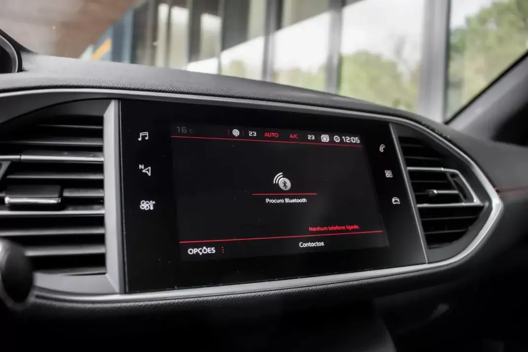 Peugeot 308 2020 - 17990 EUR, 142466 km - AUTO.MOTO.pt - 142466km - foto 42 de 45