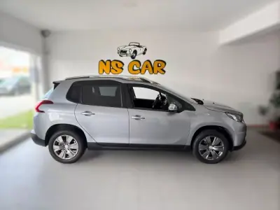 Peugeot 2008 2018 - 13900 EUR, 92880 km - AUTO.MOTO.pt - 92880km - foto 5 de 12