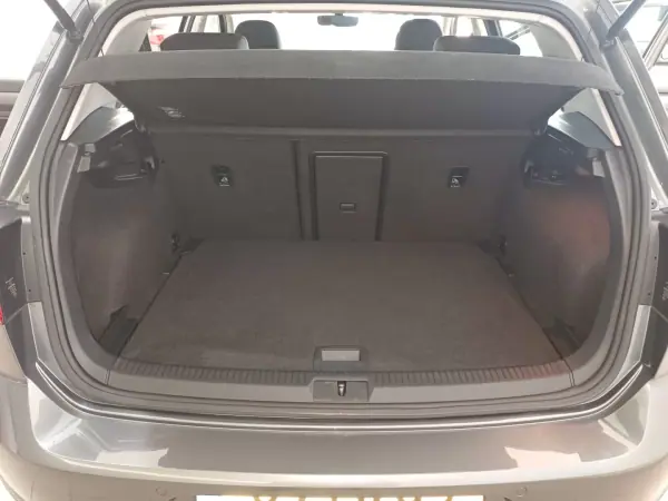 Volkswagen Golf 2017 - 18900 EUR, 140802 km - AUTO.MOTO.pt - 140802km - foto 9 de 12