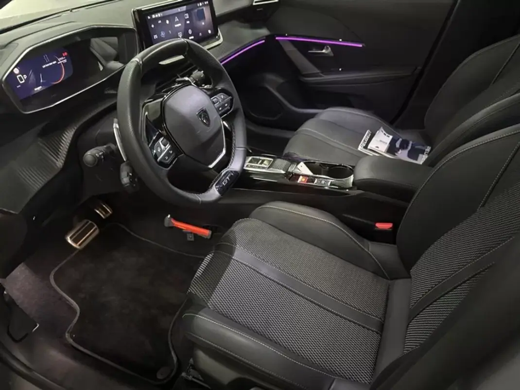 Peugeot 208 2025 - 23990 EUR, 32892 km - AUTO.MOTO.pt - 32892km - foto 11 de 20