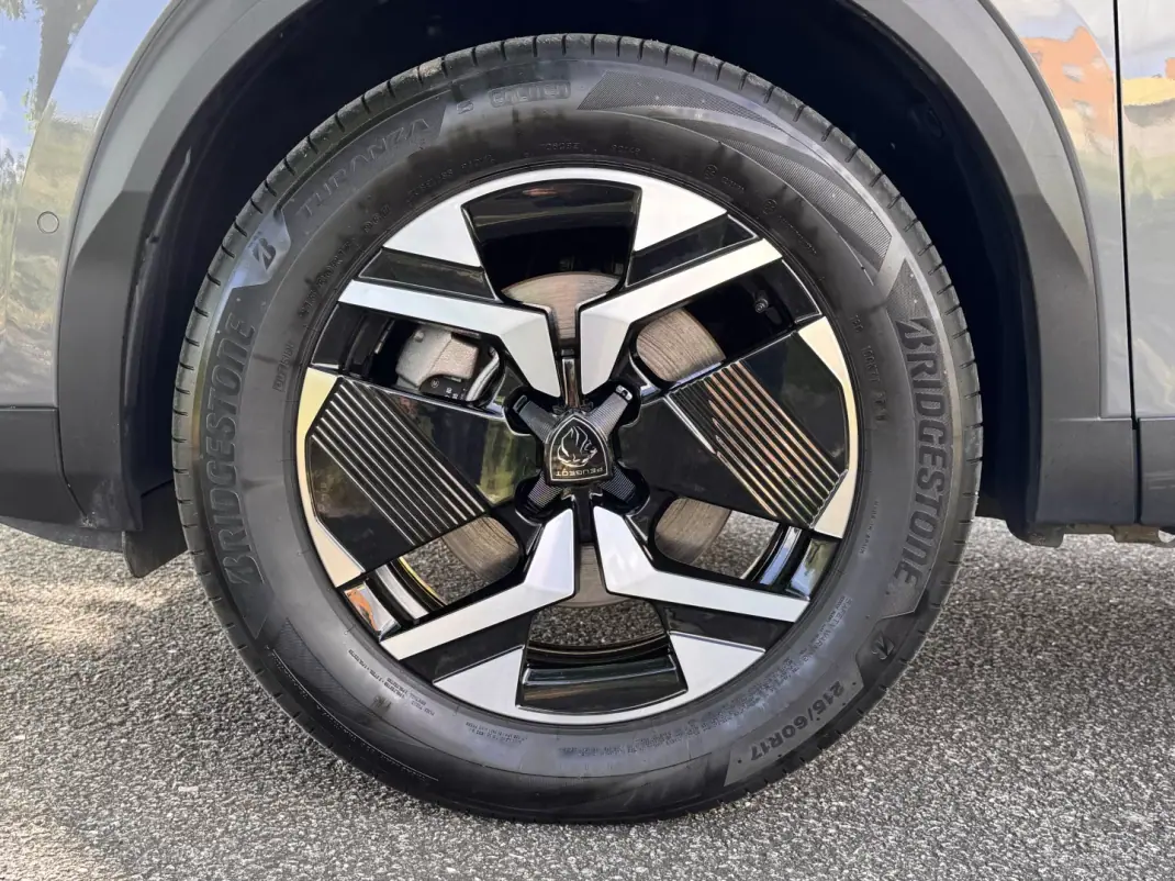 Peugeot 2008 2025 - 24900 EUR, 22017 km - AUTO.MOTO.pt - 22017km - foto 9 de 25