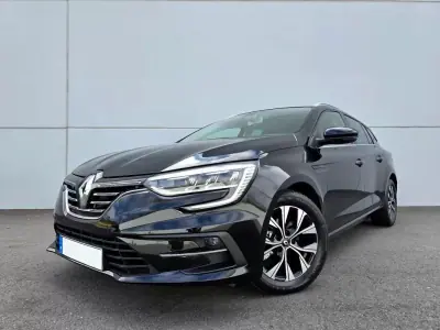 Renault Mégane 2021 - 15400 EUR, 63000 km - AUTO.MOTO.pt - 63000km - foto 2 de 29