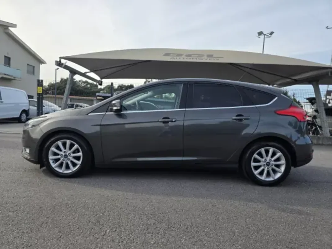 Ford Focus 2015 - 10990 EUR, 105000 km - AUTO.MOTO.pt - 105000km - foto 8 de 32