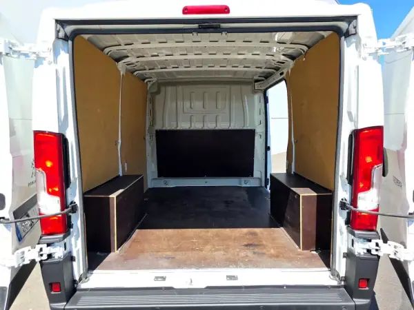 Peugeot Boxer 2020 - 14500 EUR, 149900 km - AUTO.MOTO.pt - 149900km - foto 7 de 19