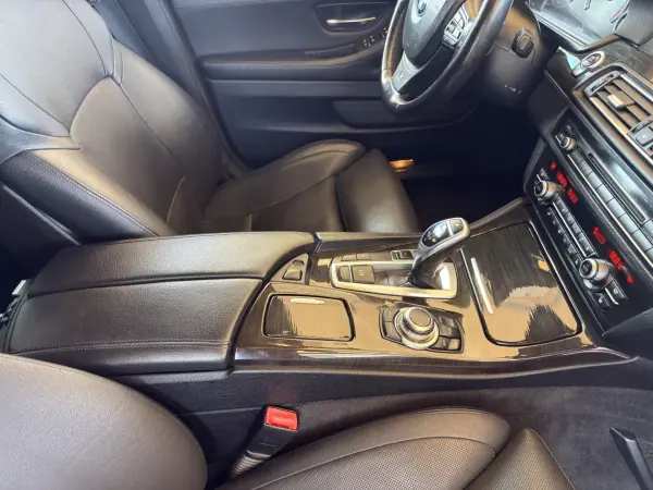 BMW M550d 2013 - 27950 EUR, 124744 km - AUTO.MOTO.pt - 124744km - foto 50 de 53