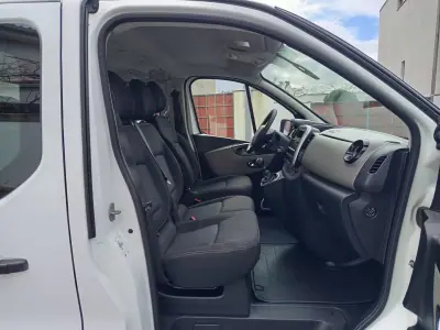Renault Trafic 2018 - 16490 EUR, 152226 km - AUTO.MOTO.pt - 152226km - foto 10 de 17