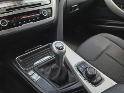 BMW 318 2014 - 14490 EUR, 220000 km - AUTO.MOTO.pt - 220000km - foto 7 de 16