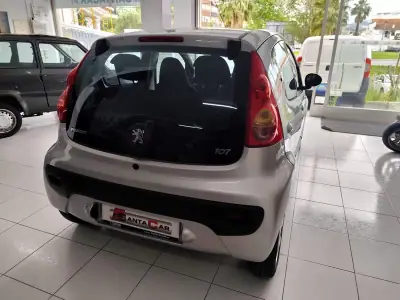 Peugeot 107 2011 - 6480 EUR, 84000 km - AUTO.MOTO.pt - 84000km - foto 13 de 21