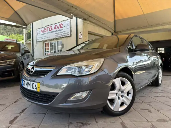 Opel Astra 2011 - 6450 EUR, 250730 km - AUTO.MOTO.pt - 250730km - foto 2 de 26