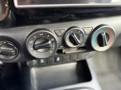 Toyota HILUX 2.4 D-4D 2WD CE 3L 2018 - 14900 EUR, 292795 km - AUTO.MOTO.pt - 292795km - foto 8 de 10