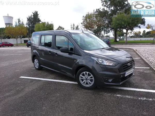 Ford Tourneo Connect 2020 - 19980 EUR, 108000 km - AUTO.MOTO.pt - 108000km - foto 29 de 31